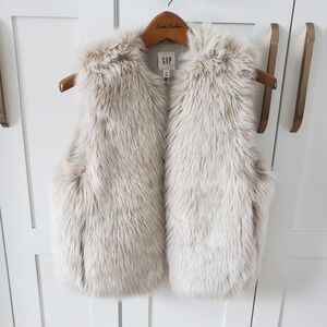 GAP Faux Fur Vest Womens XS Cream Sleeveless Winter Layering